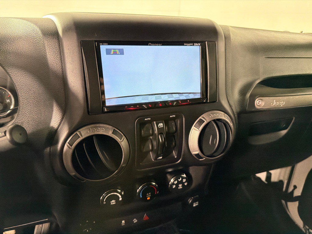2016 Jeep Wrangler Unlimited Image 16