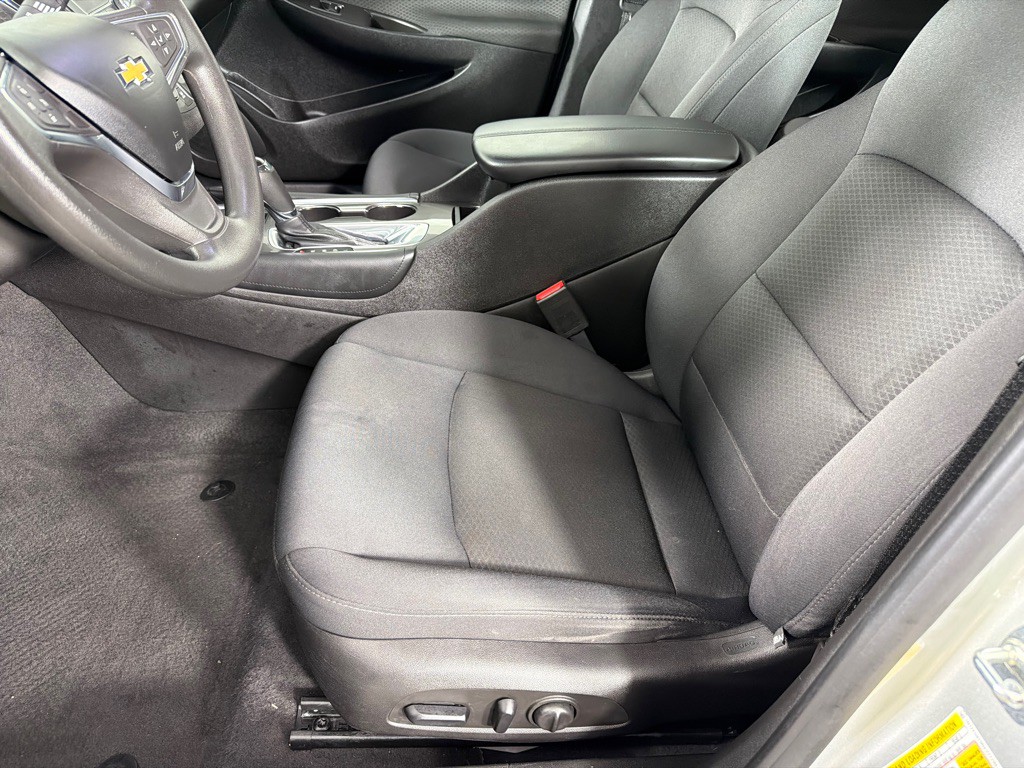 2016 Chevrolet Malibu Image 12