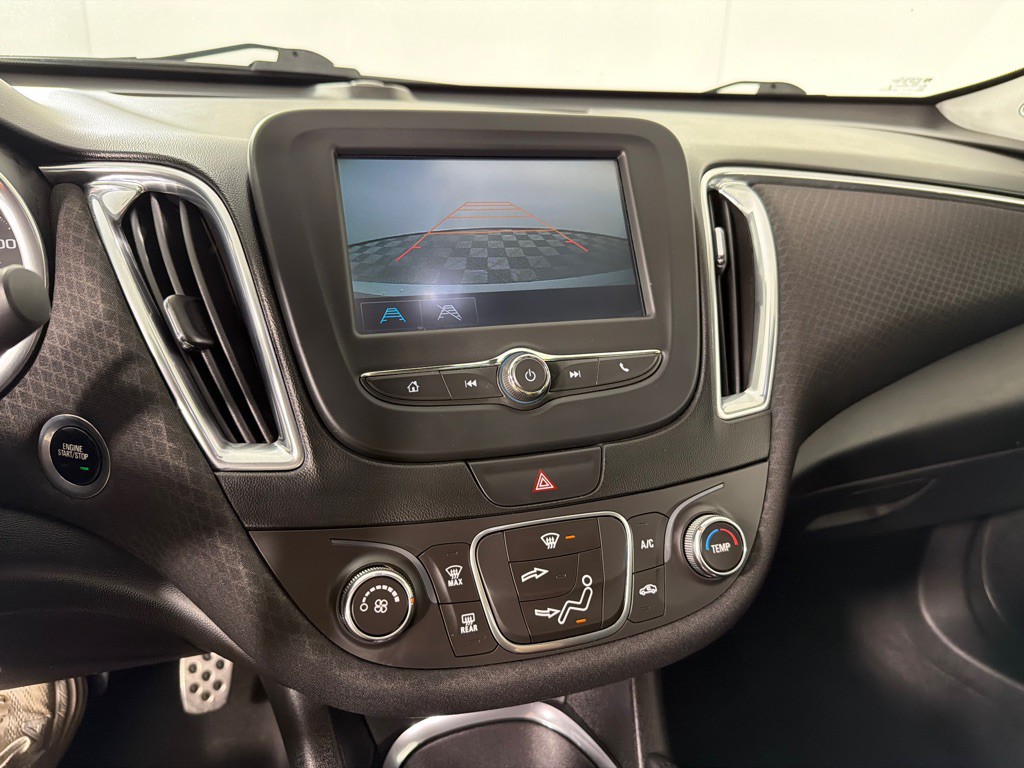 2016 Chevrolet Malibu Image 17