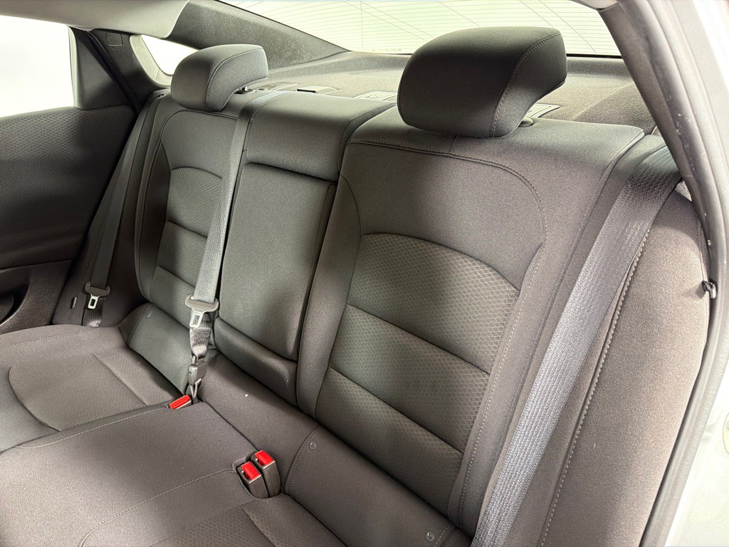 2016 Chevrolet Malibu Image 20