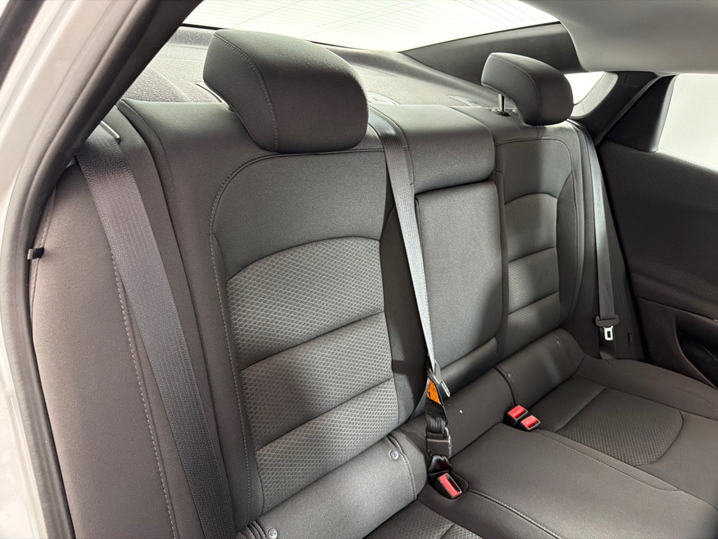 2016 Chevrolet Malibu Image 22