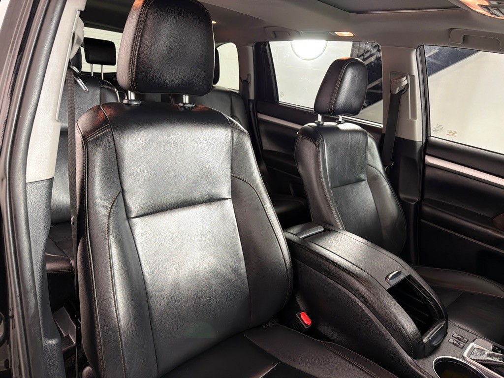 2019 Toyota Highlander Image 27