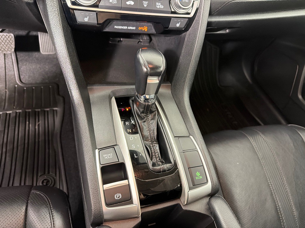 2017 Honda Civic Image 17