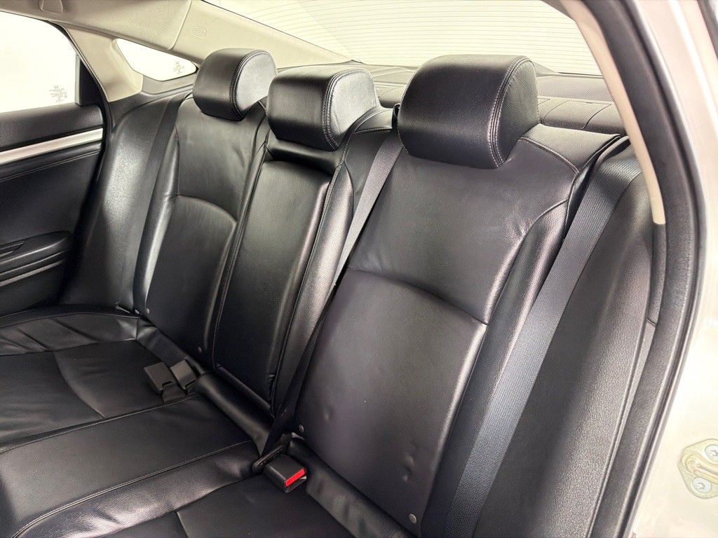 2017 Honda Civic Image 19