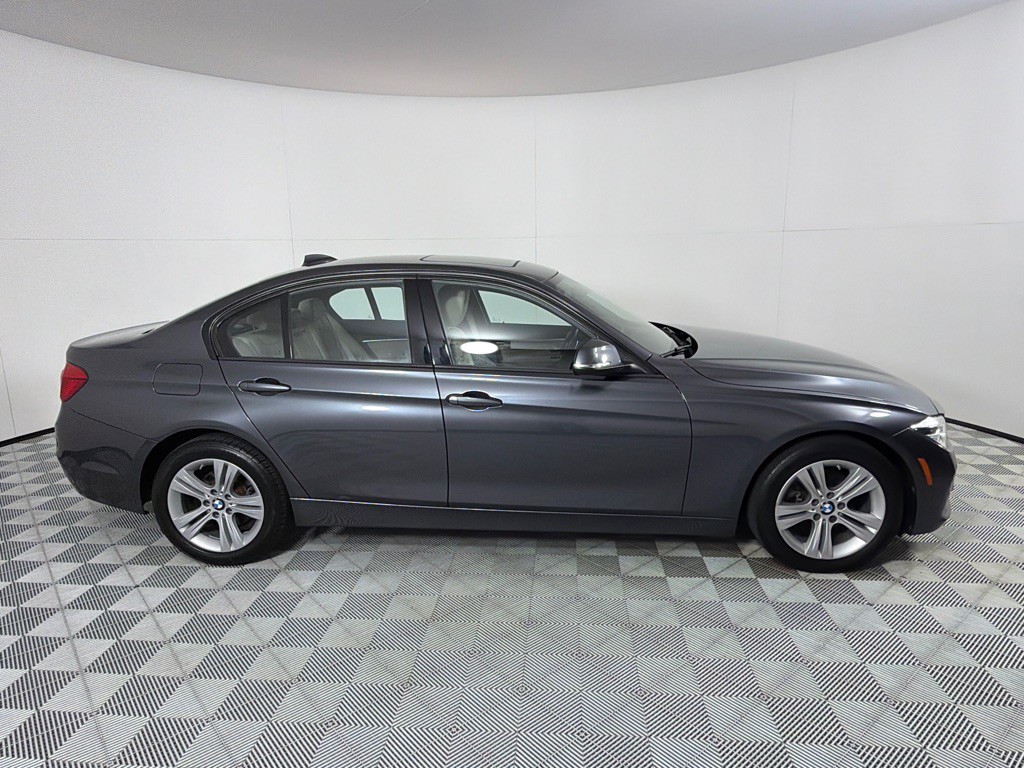 2016 BMW 3 Series Image 4