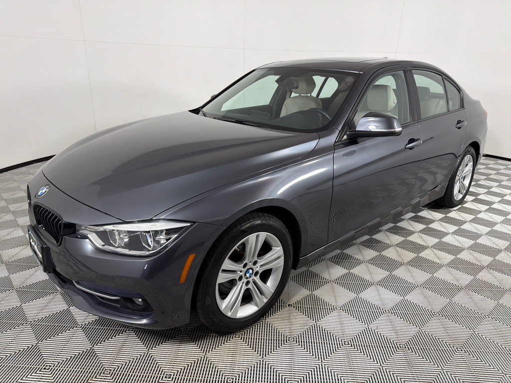 2016 BMW 3 Series Image 9