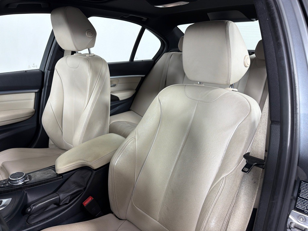 2016 BMW 3 Series Image 11