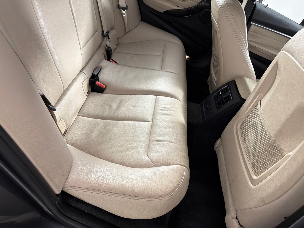 2016 BMW 3 Series Image 19
