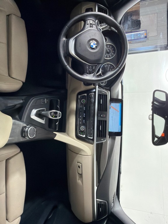 2016 BMW 3 Series Image 23