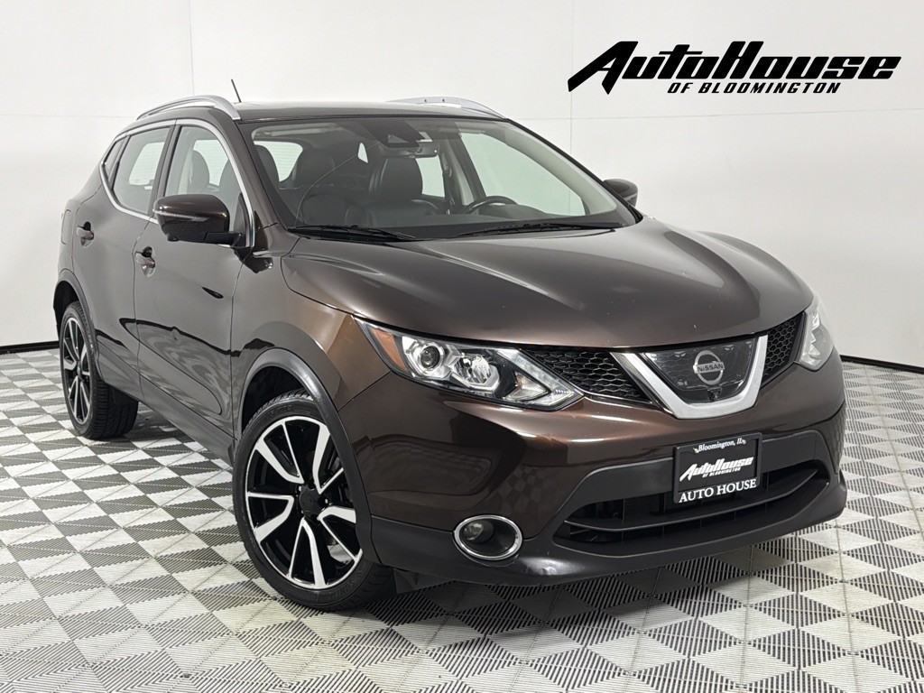 2017 Nissan Rogue Image 1