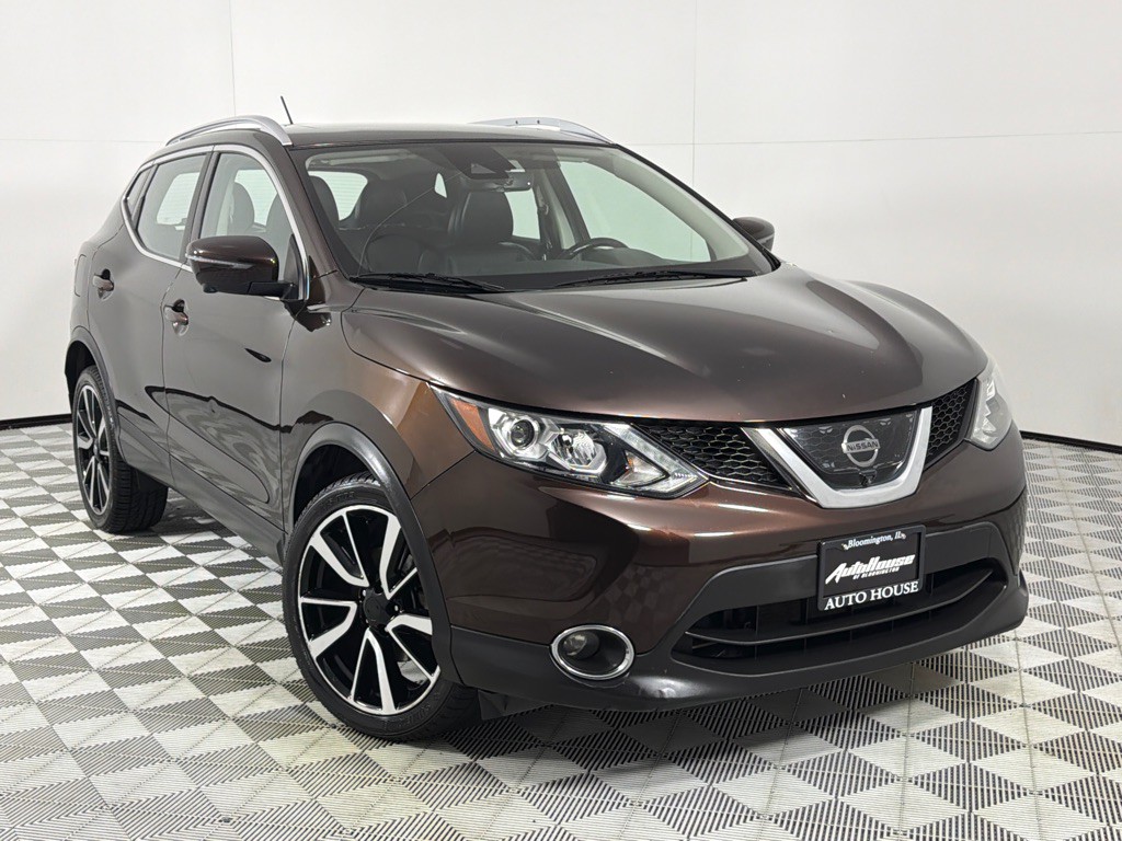 2017 Nissan Rogue Image 2