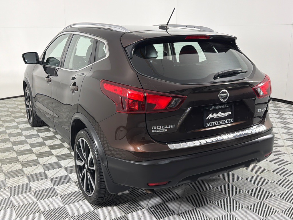 2017 Nissan Rogue Image 5
