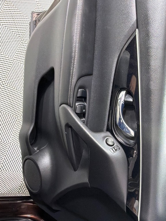 2017 Nissan Rogue Image 8