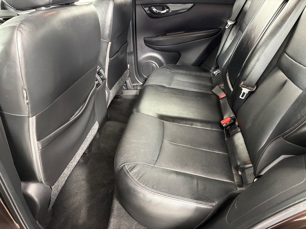 2017 Nissan Rogue Image 18