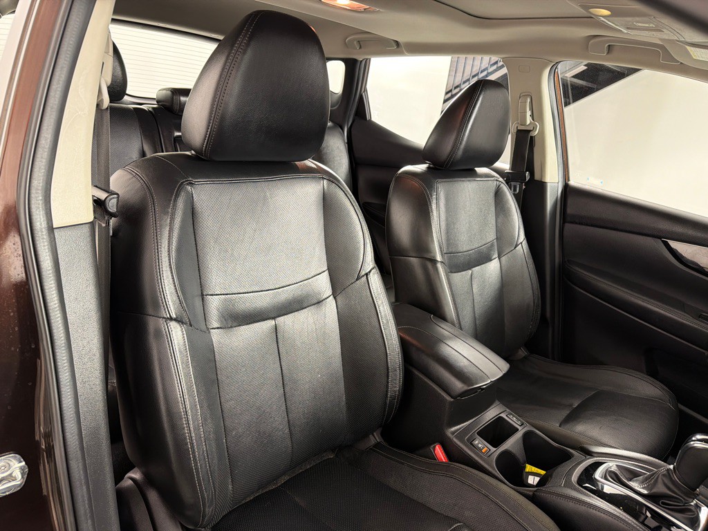 2017 Nissan Rogue Image 24