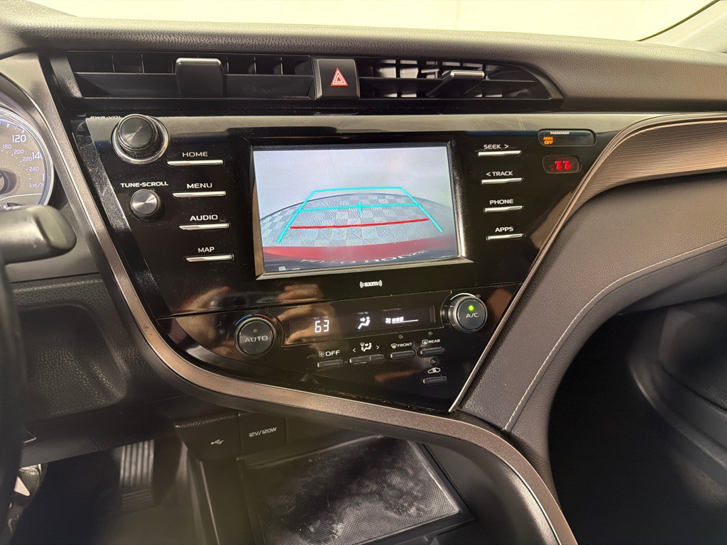 2020 Toyota Camry Image 16