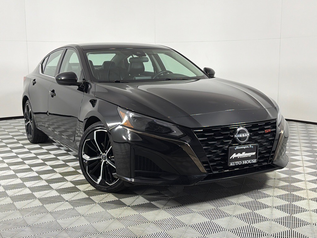 2023 Nissan Altima Image 2