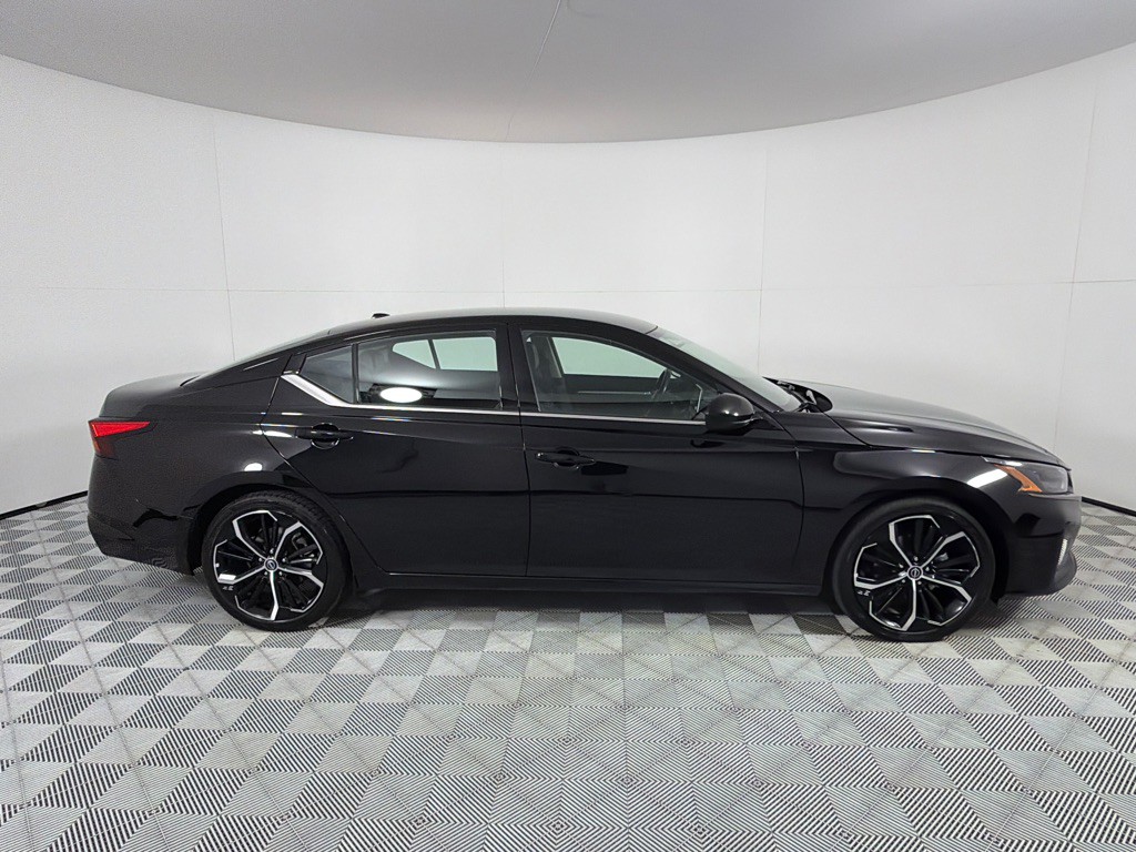 2023 Nissan Altima Image 4