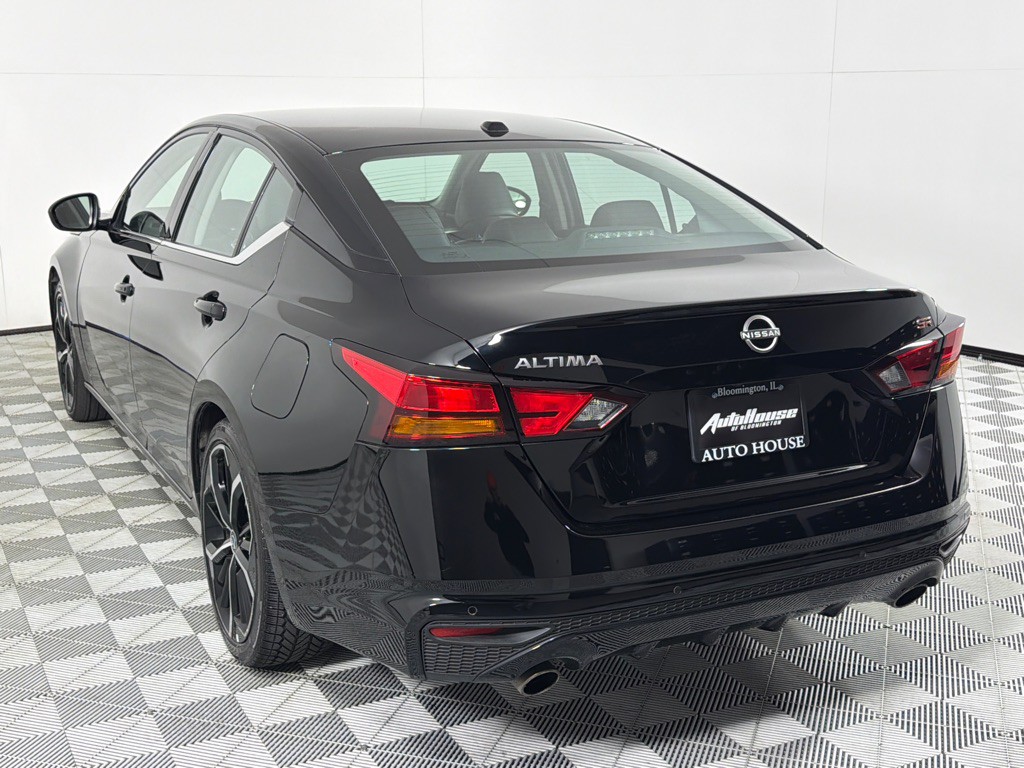 2023 Nissan Altima Image 7