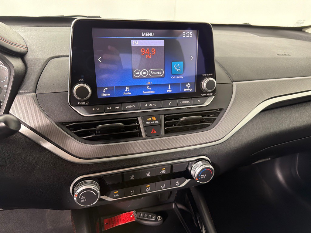2023 Nissan Altima Image 14