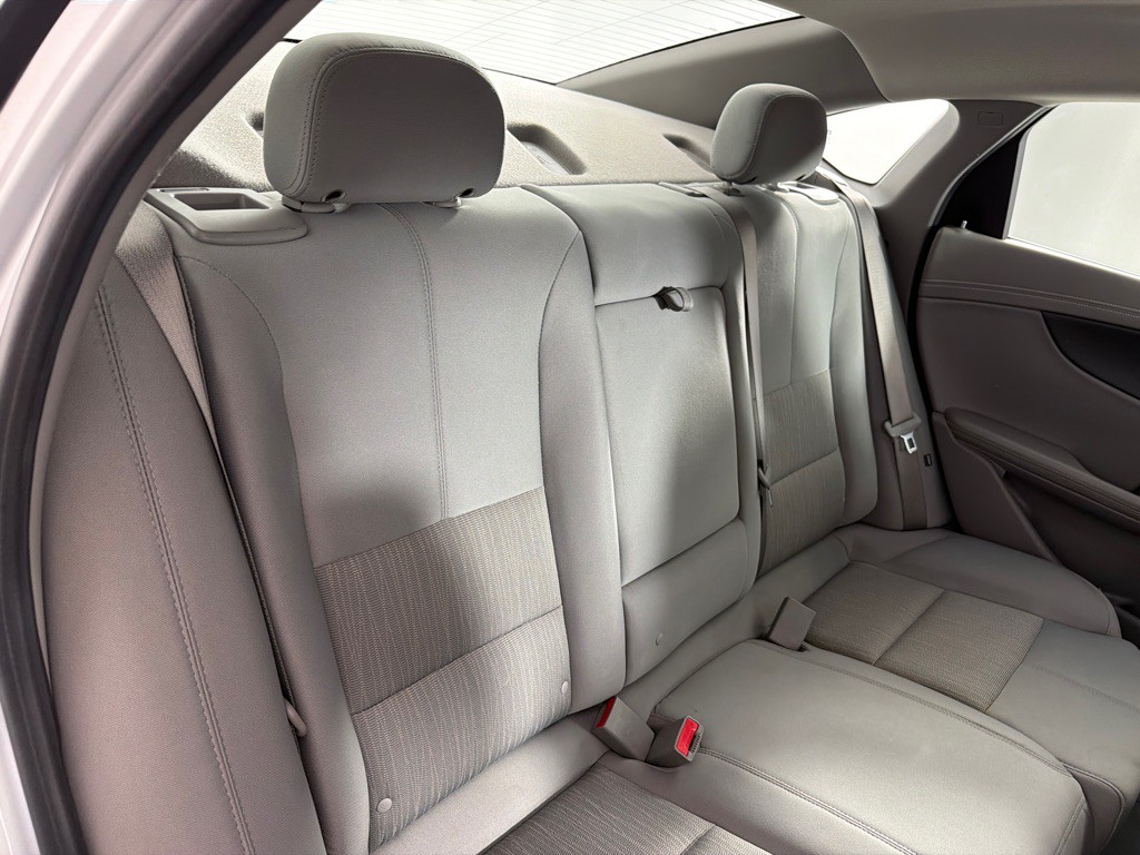 2015 Chevrolet Impala Image 18