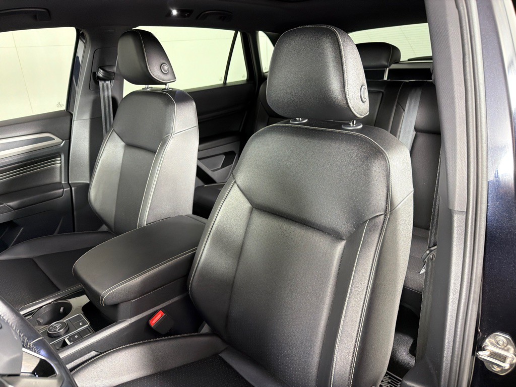 2020 Volkswagen Atlas Cross Sport Image 13