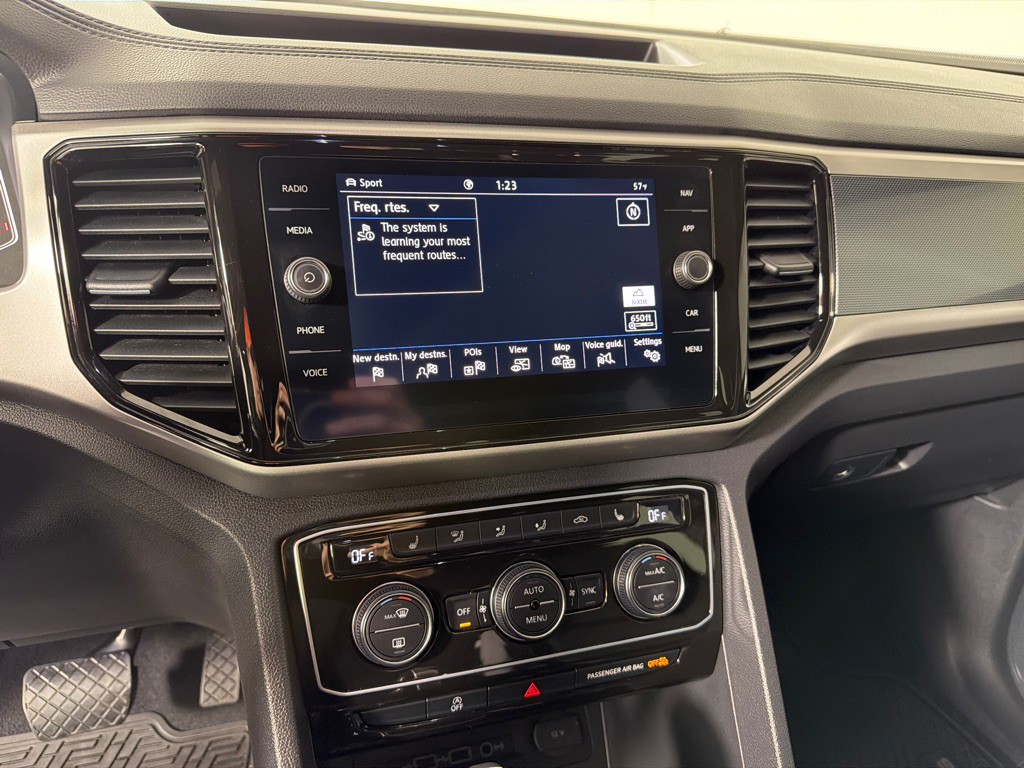 2020 Volkswagen Atlas Cross Sport Image 19