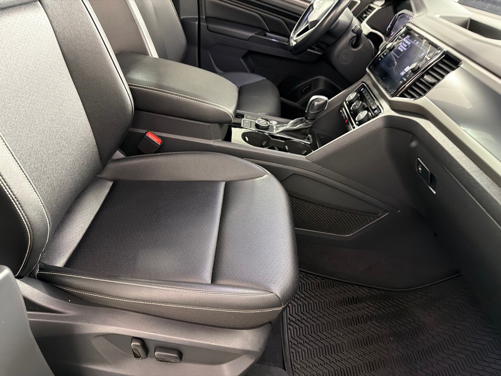 2020 Volkswagen Atlas Cross Sport Image 26