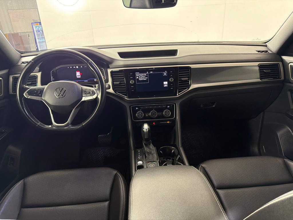 2020 Volkswagen Atlas Cross Sport Image 28
