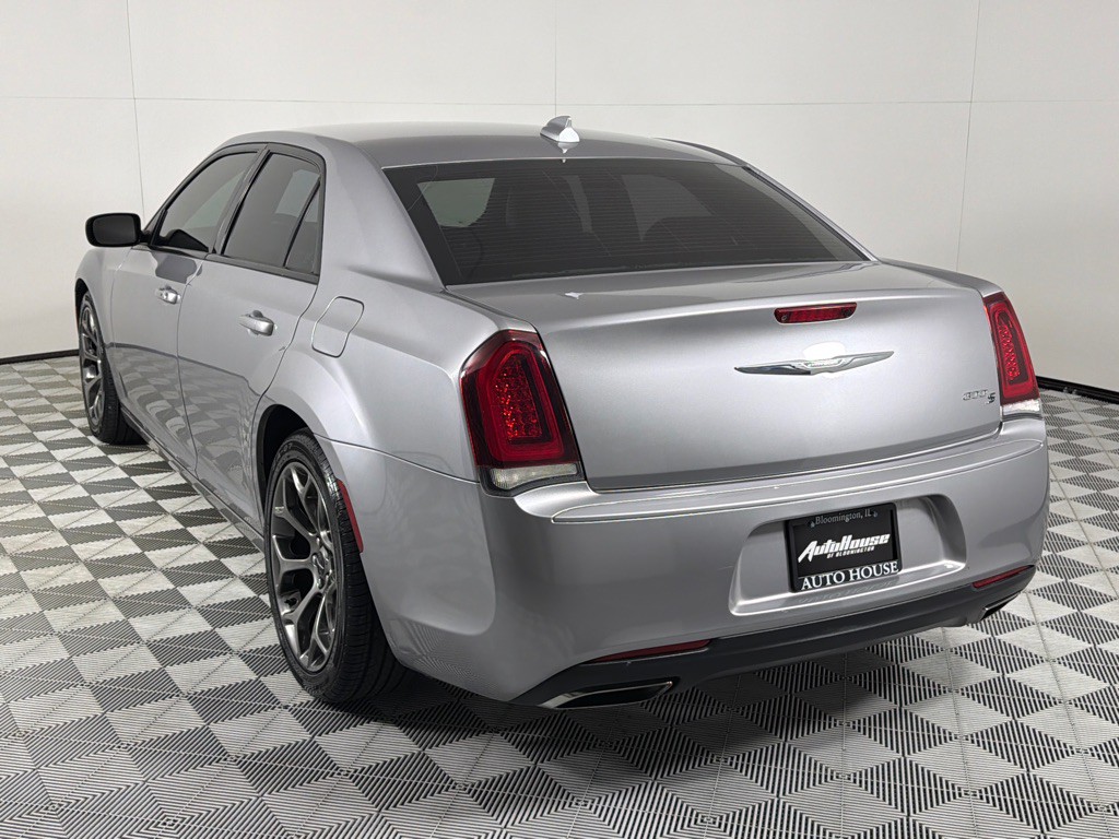 2018 Chrysler 300 Image 7