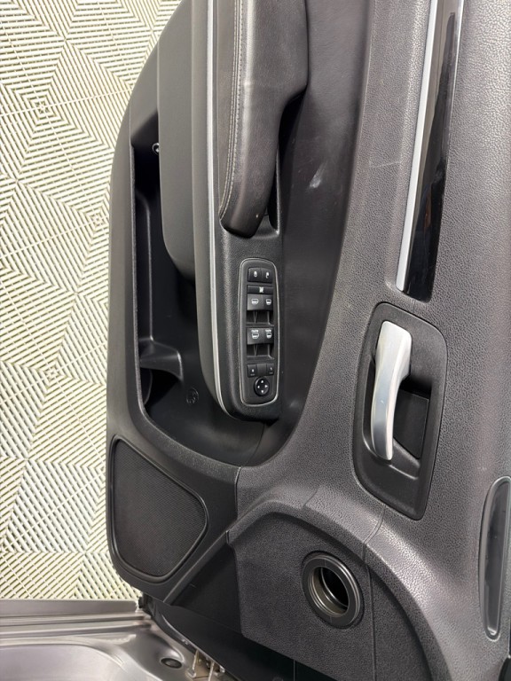 2018 Chrysler 300 Image 11