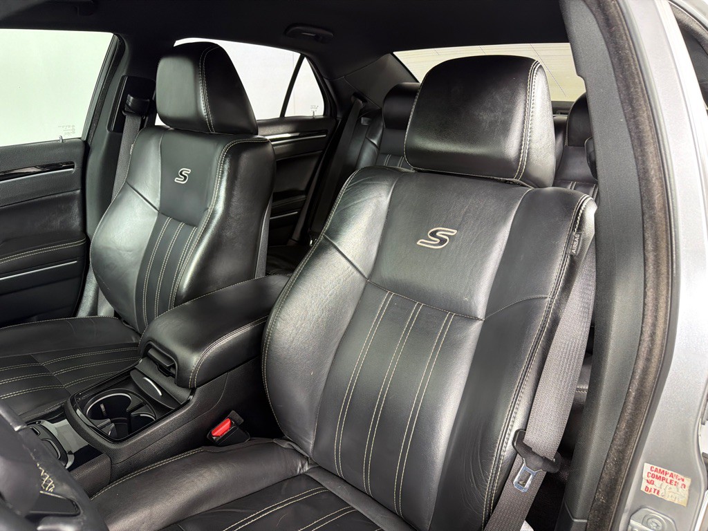 2018 Chrysler 300 Image 13