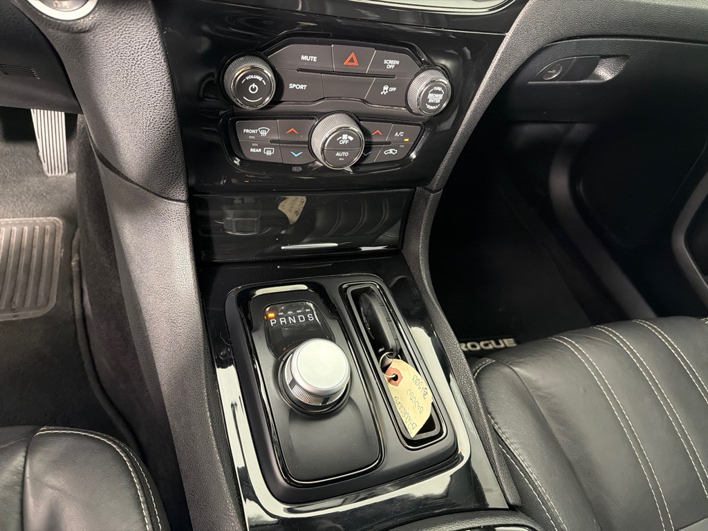 2018 Chrysler 300 Image 18