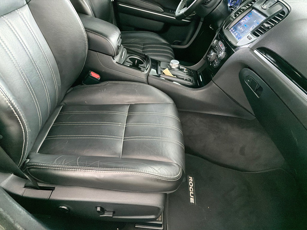 2018 Chrysler 300 Image 23