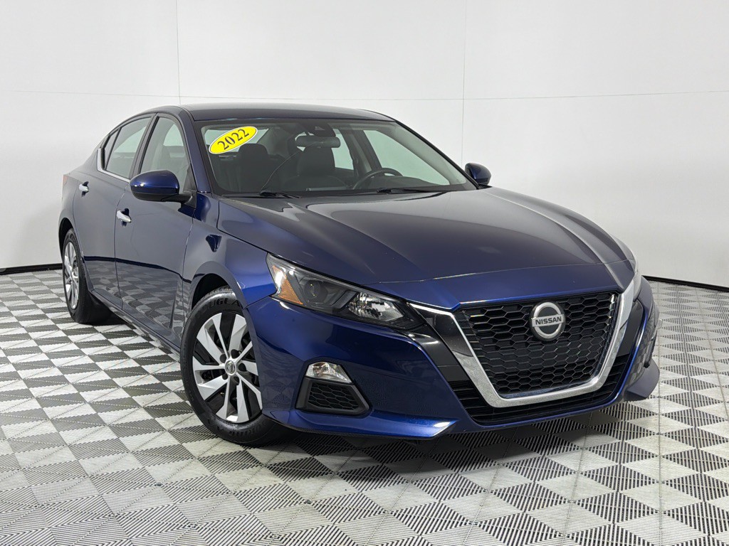 2022 Nissan Altima Image 2