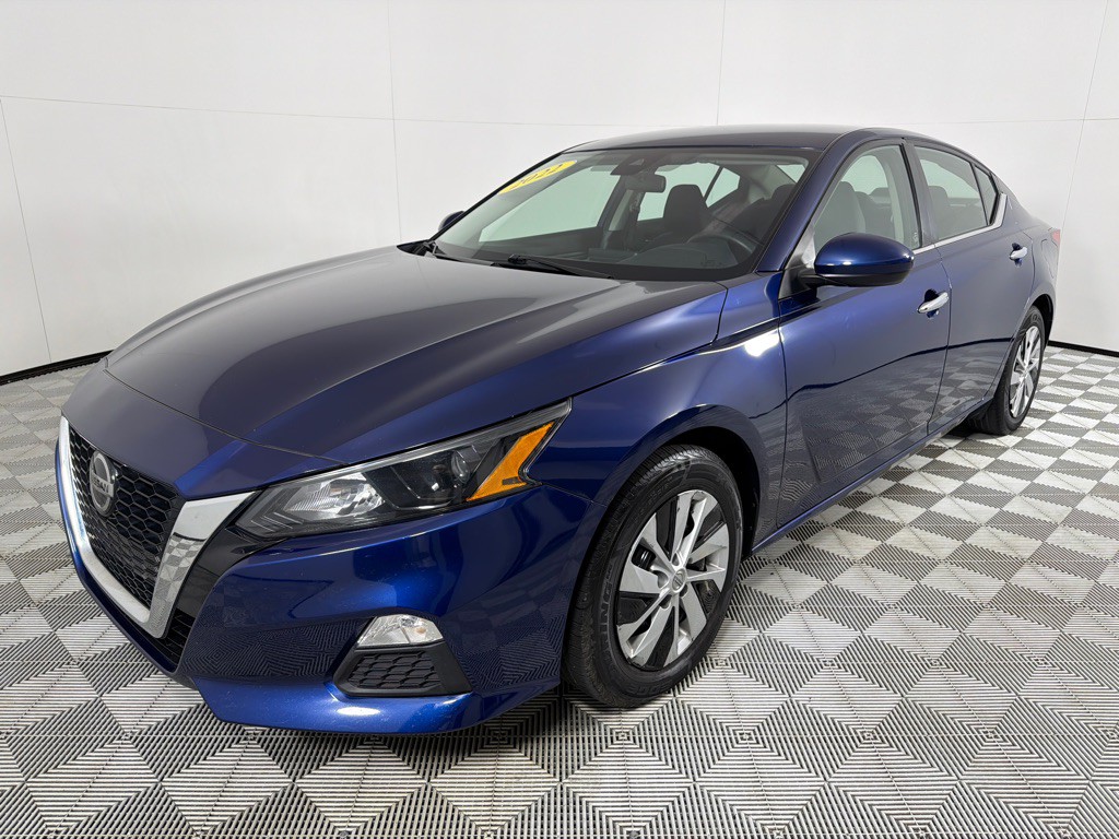 2022 Nissan Altima Image 8
