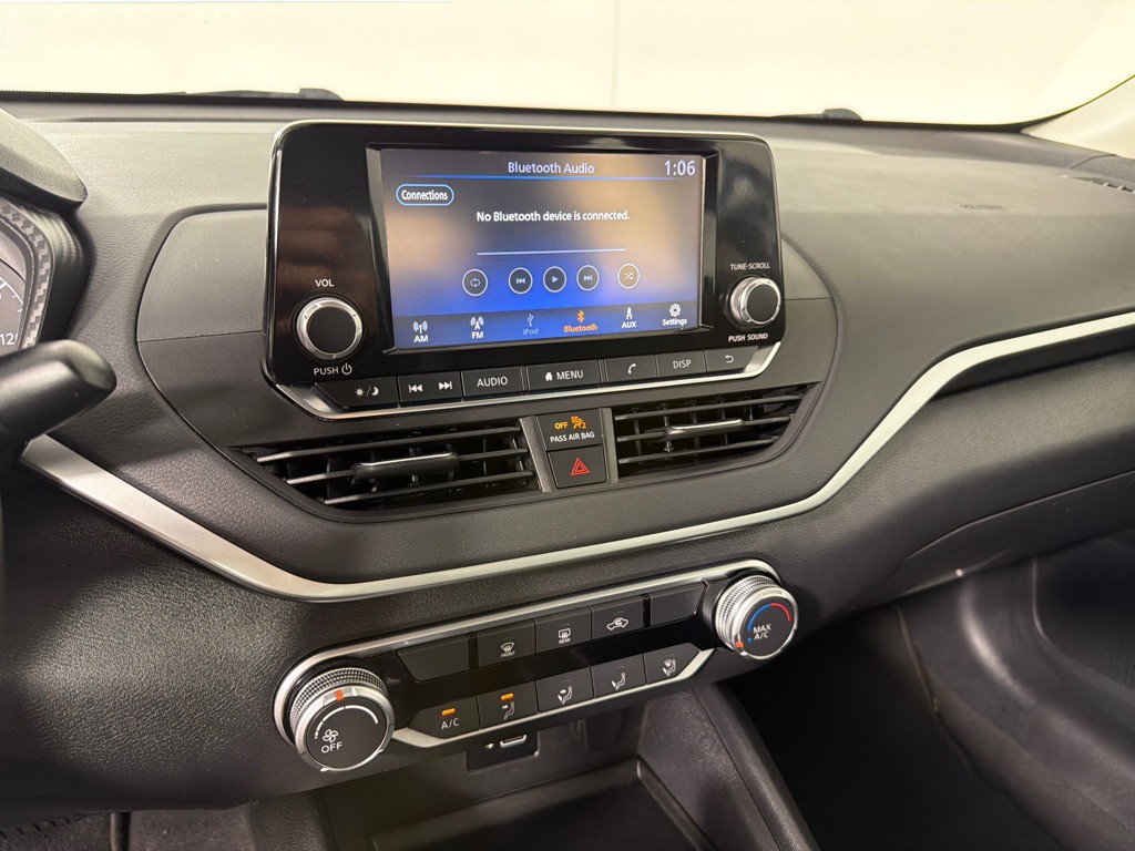 2022 Nissan Altima Image 15