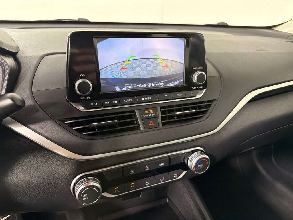 2022 Nissan Altima Image 16