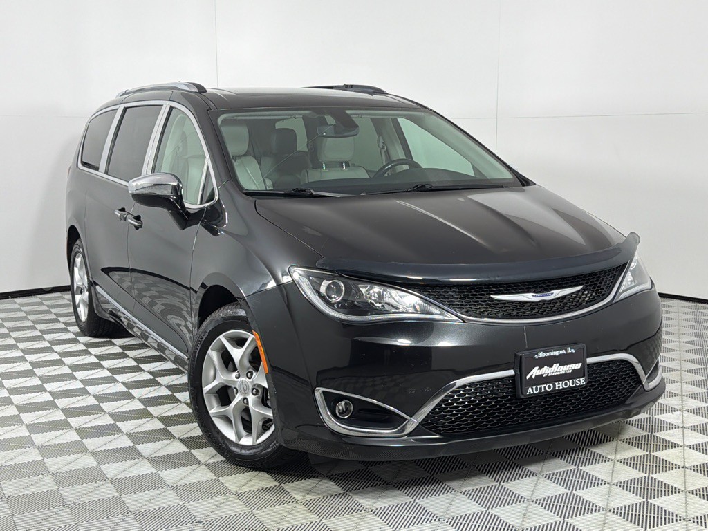2020 Chrysler Pacifica Image 2