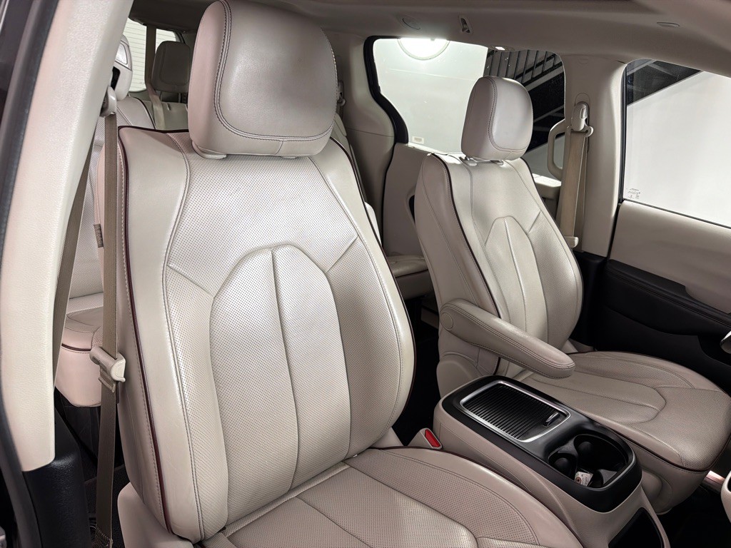2020 Chrysler Pacifica Image 28