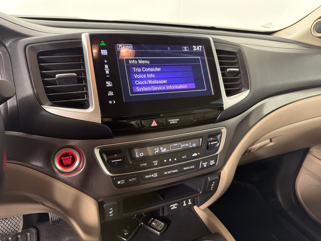 2016 Honda Pilot Image 16