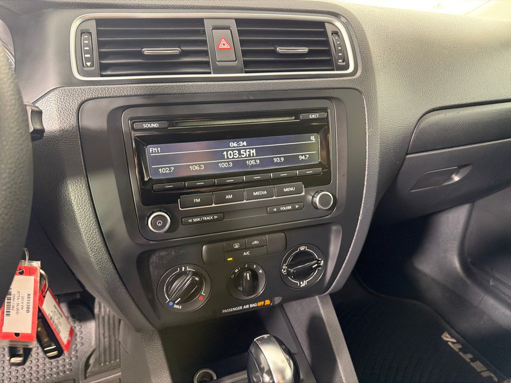 2014 Volkswagen Jetta Image 15