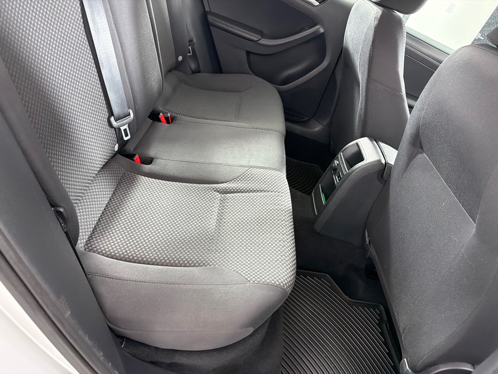 2014 Volkswagen Jetta Image 19