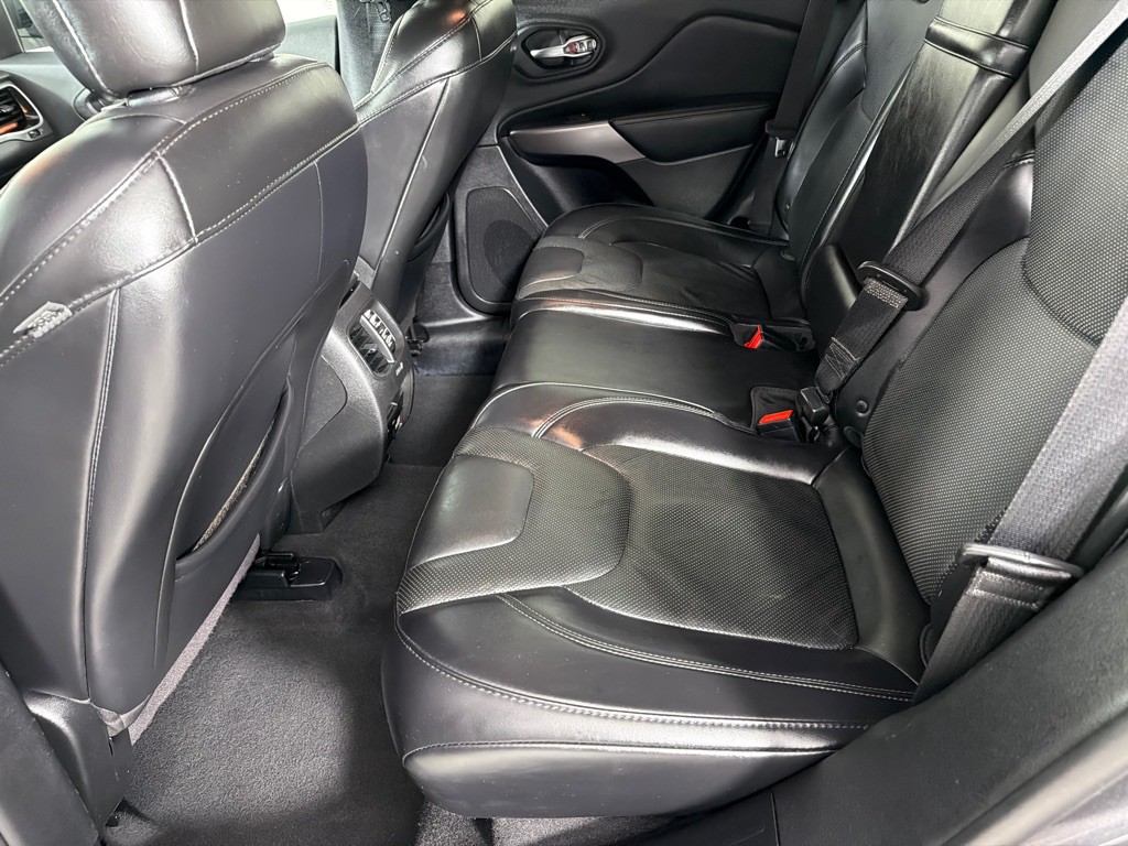 2019 Jeep Cherokee Image 20