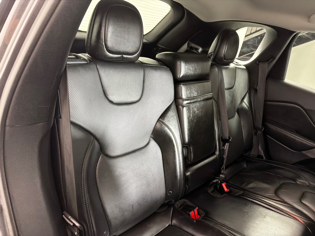 2019 Jeep Cherokee Image 24