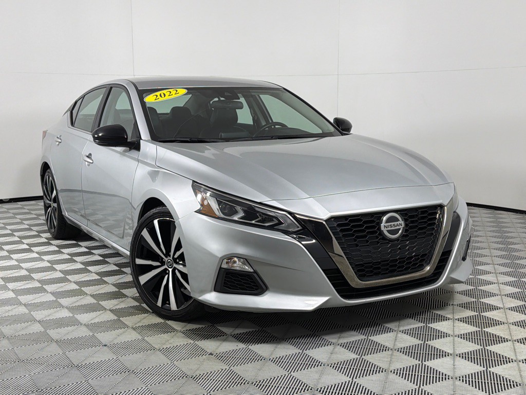 2022 Nissan Altima Image 2