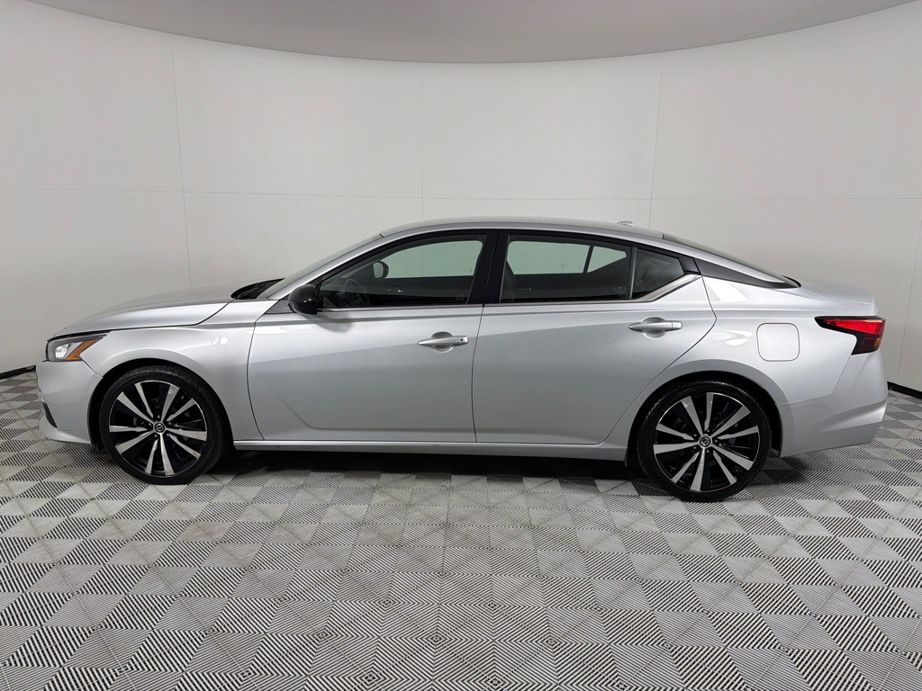 2022 Nissan Altima Image 8