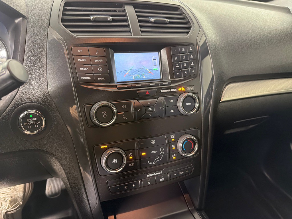 2018 Ford Explorer Image 15