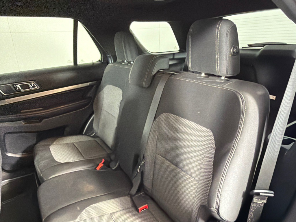2018 Ford Explorer Image 18