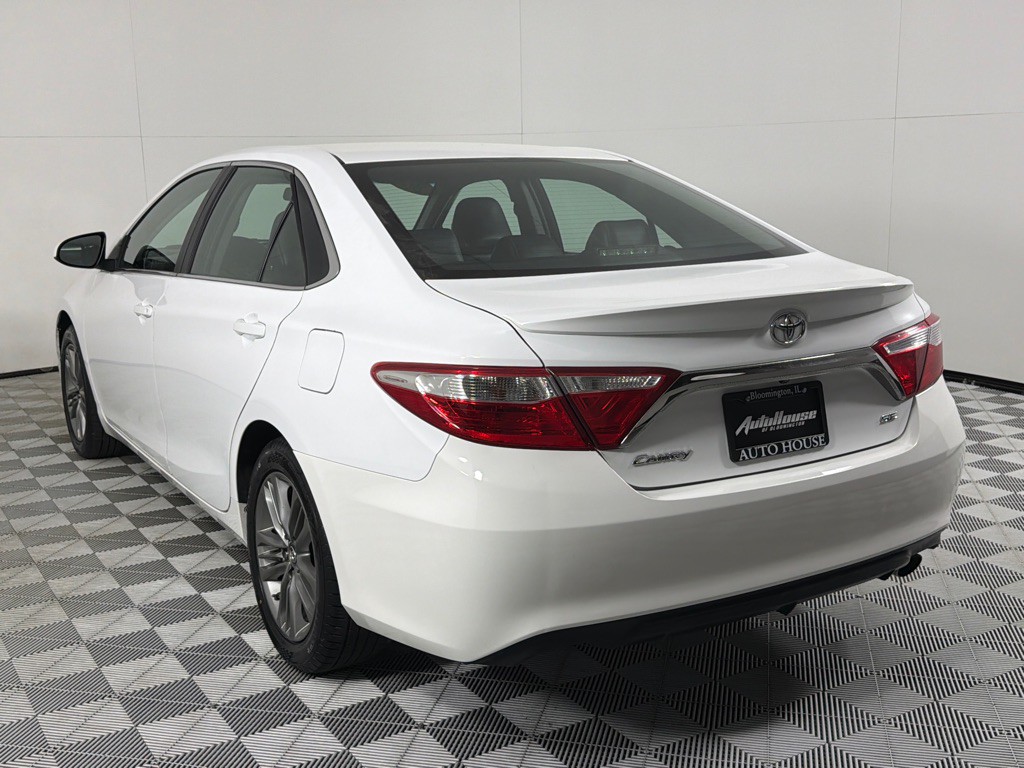 2017 Toyota Camry Image 5